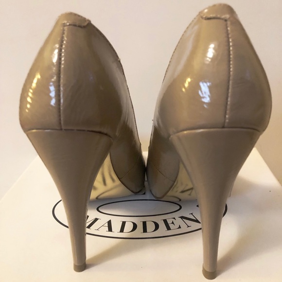HOST PICK! Steve Madden Taupe Miami Pump - Picture 2 of 4
